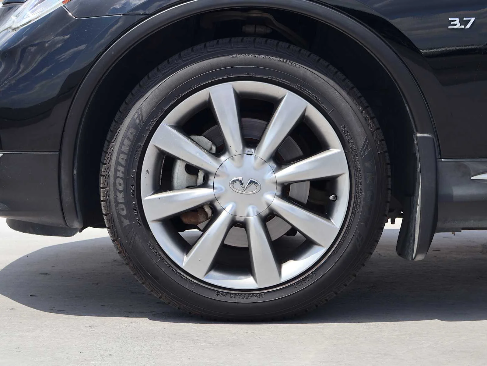 Certified Used 2017 Black Obsidian INFINITI  image 11