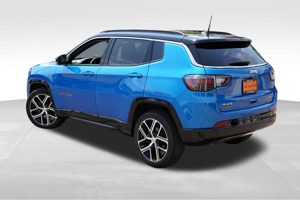 Certified Used 2024 Hydro Blue Pearlcoat Jeep Limited image 7