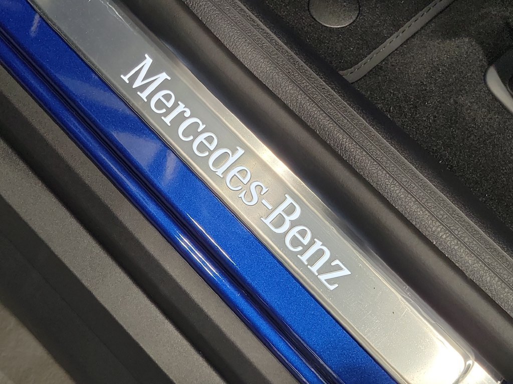 New 2027 Starling Blue Metallic Mercedes-Benz GLC 300 image 20