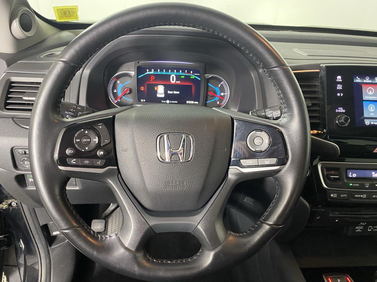 Used 2022 Crystal Black Pearl Honda Touring w/Rear Captain