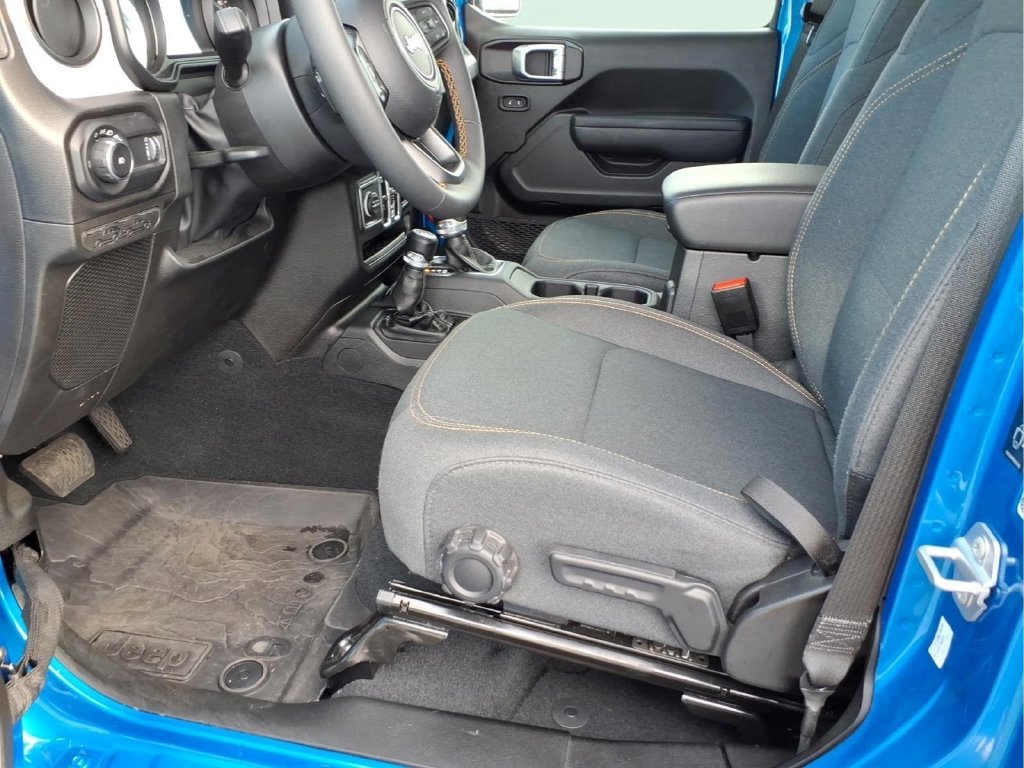 Used 2024 Blue Jeep Sport S image 19