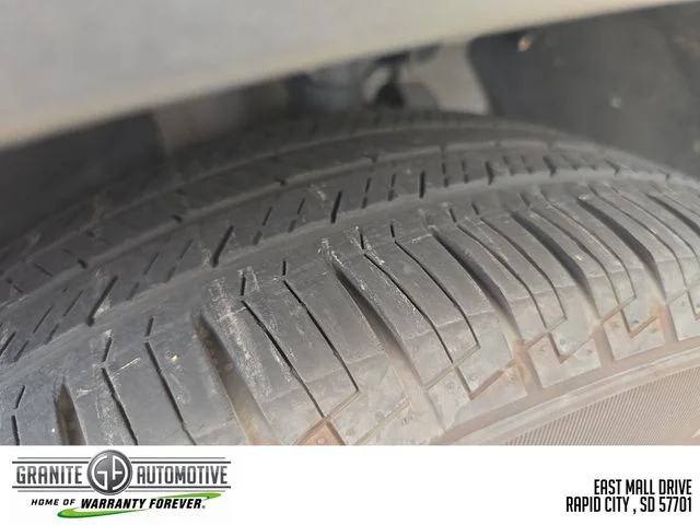 Used 2024 White Hyundai SEL image 28