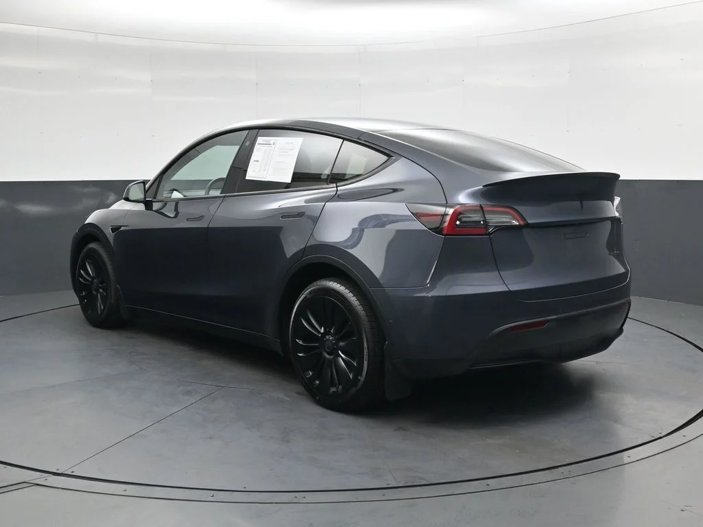Used 2022  Tesla Long Range image 8