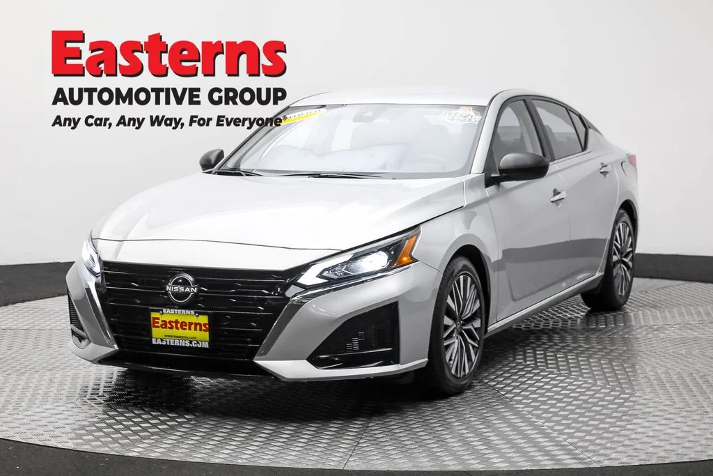 Used 2024 Silver Nissan 2.5 SV image 1