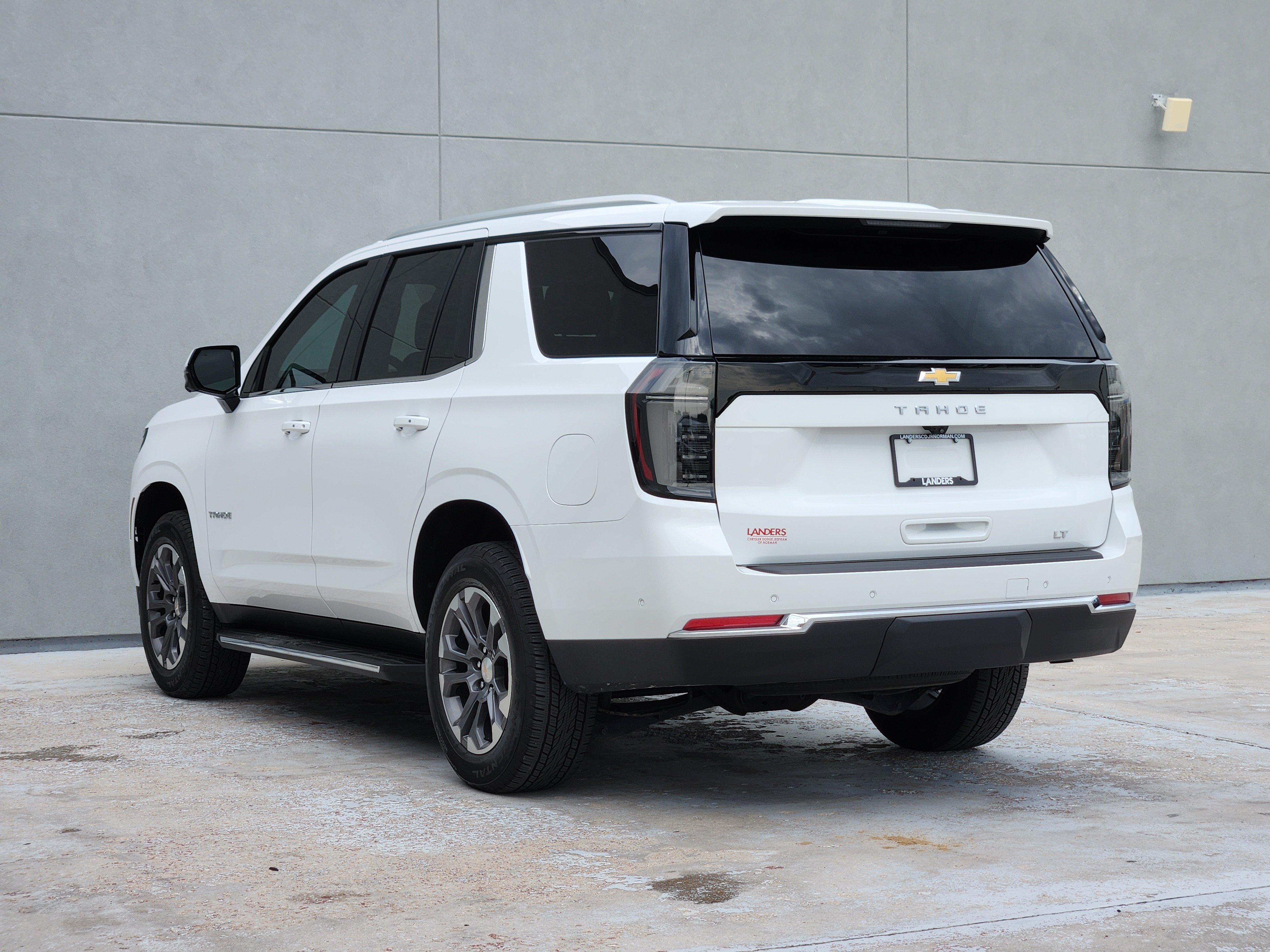Used 2025 Summit White Chevrolet LT image 6