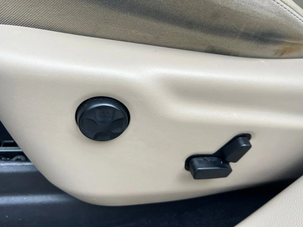 Certified Used 2019 Blue Jeep Limited image 33