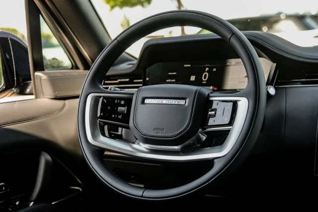 New 2026  Land Rover SE image 19