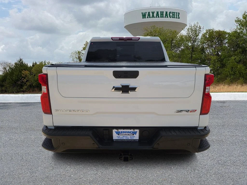 Used 2025 White Chevrolet ZR2 image 4