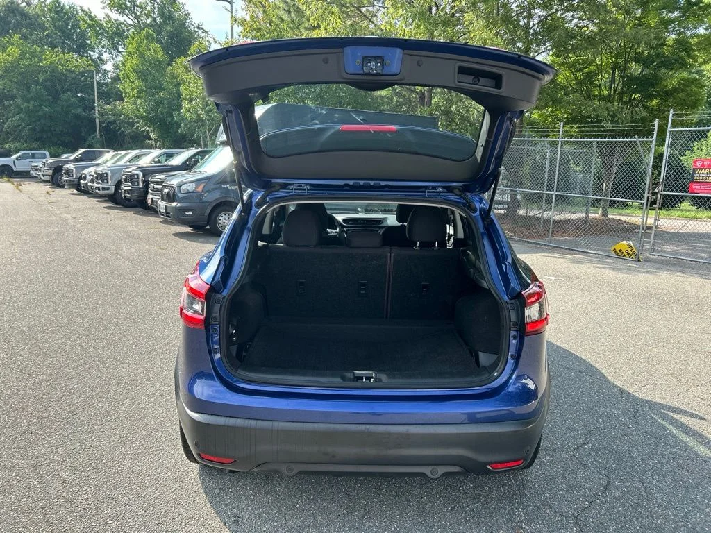 Used 2021 Blue Nissan S image 29