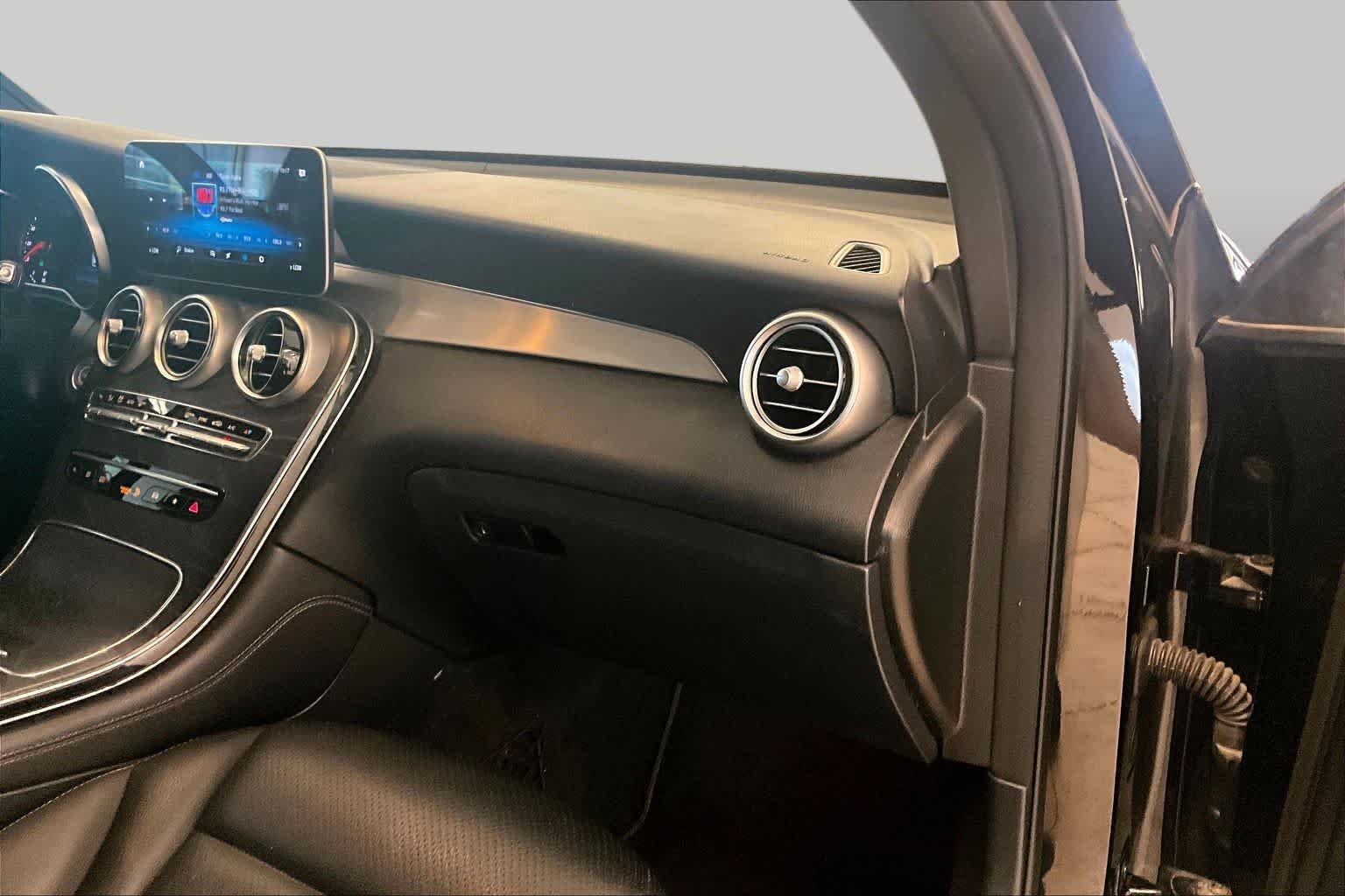 Used 2020 Black Mercedes-Benz GLC 300 image 17