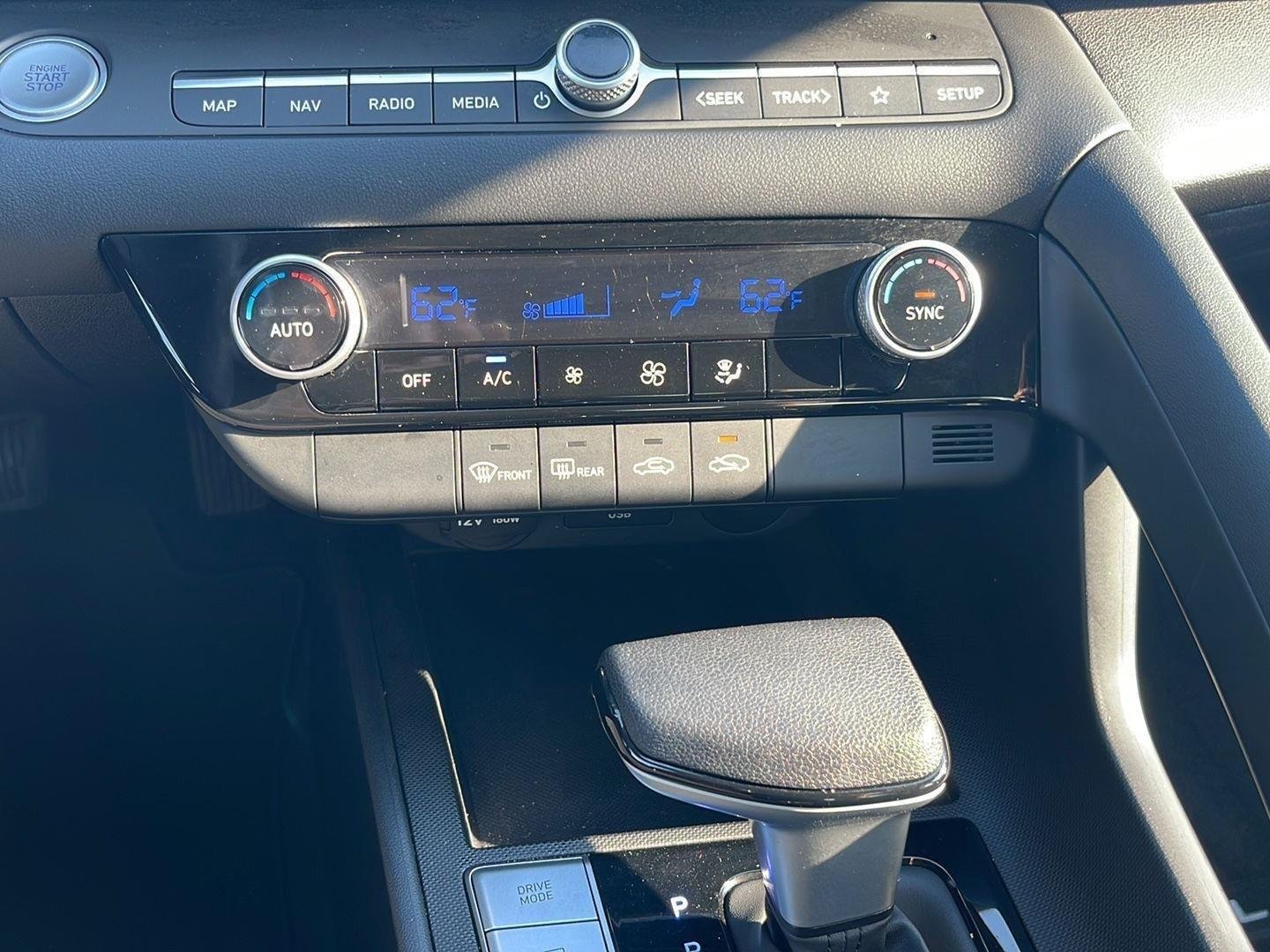 2024 Hyundai Elantra SEL - Photo 29