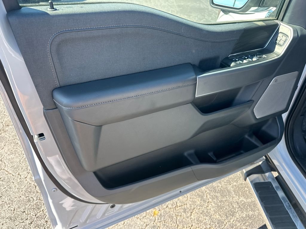 New 2025 White Ford Lariat image 10