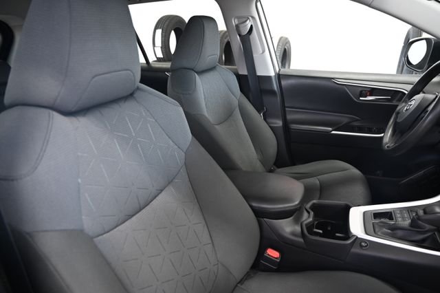 Used 2022 White Toyota XLE image 9