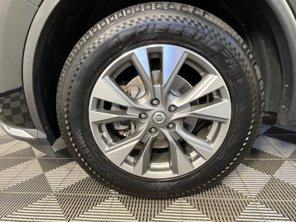 Used 2016 Black Nissan SV image 13