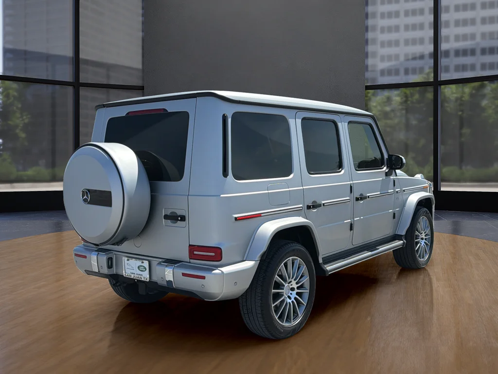 Used 2022 White Mercedes-Benz G 550 image 16