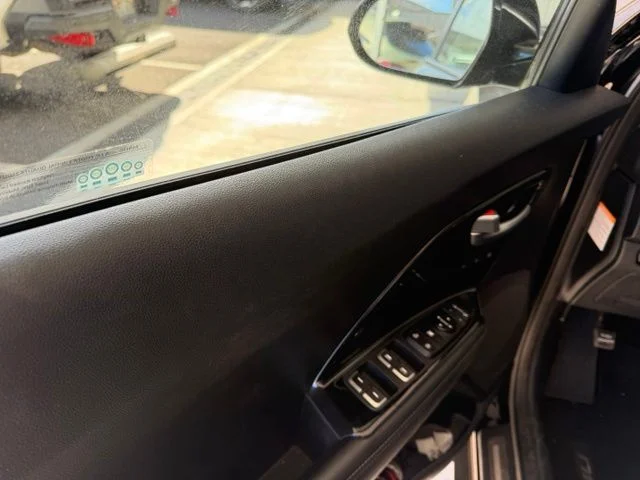 Used 2017 Black Kia Touring image 14