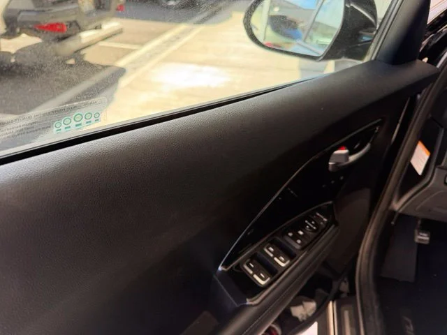 Used 2017 Black Kia Touring image 14