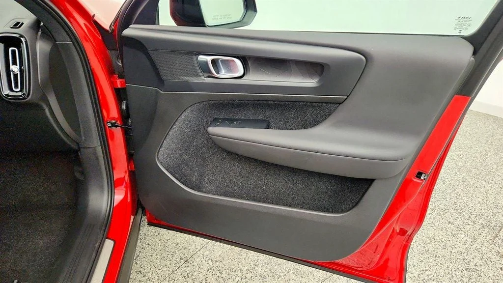 Used 2023 Fusion Red Metallic Volvo Twin eAWD Plus image 26
