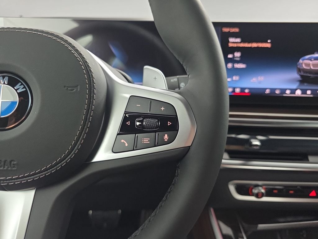 New 2026 Black Sapphire Metallic BMW xDrive40i image 18