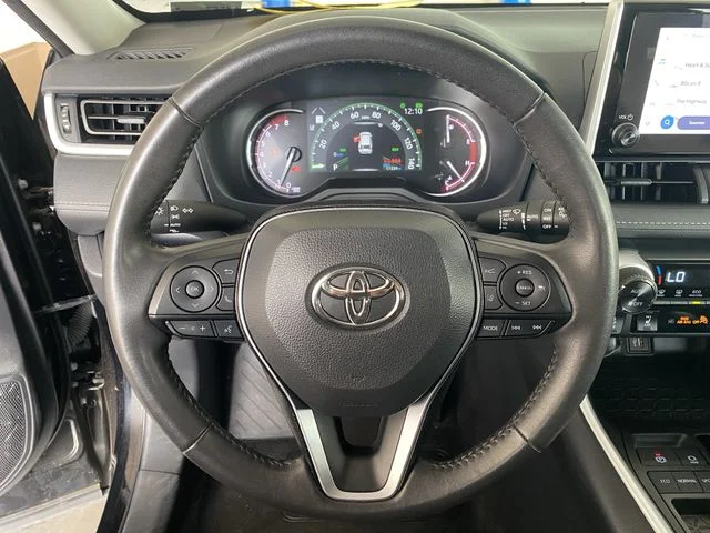 2025 Toyota RAV4 XLE - Photo 29