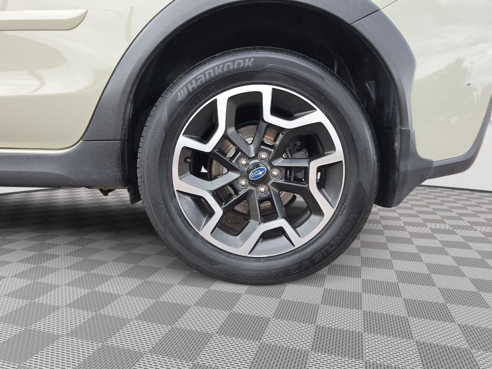Used 2016 Desert Khaki Subaru Limited image 16