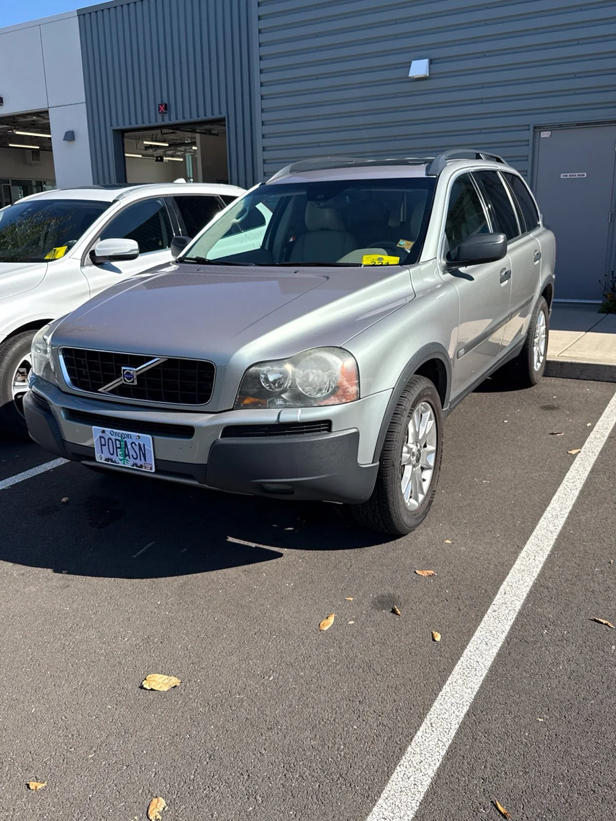 Used 2005 Silver Volvo 2.5T image 1