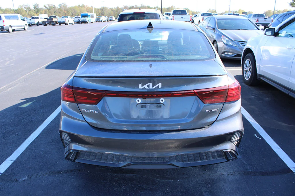 Used 2022 Gray Kia GT-Line image 5