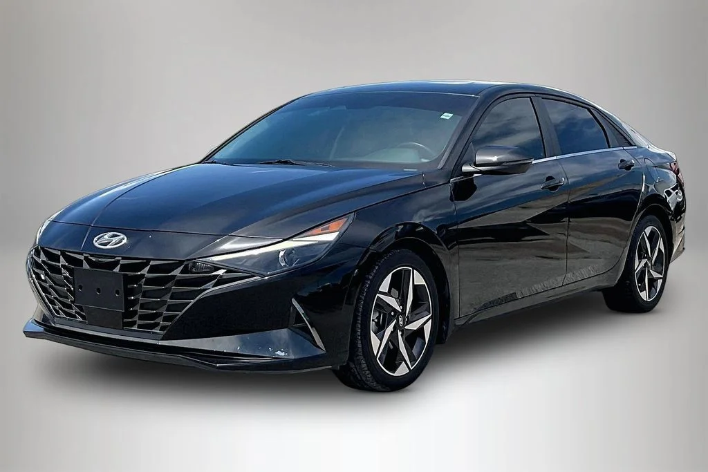 Used 2022 Black Hyundai SEL image 2