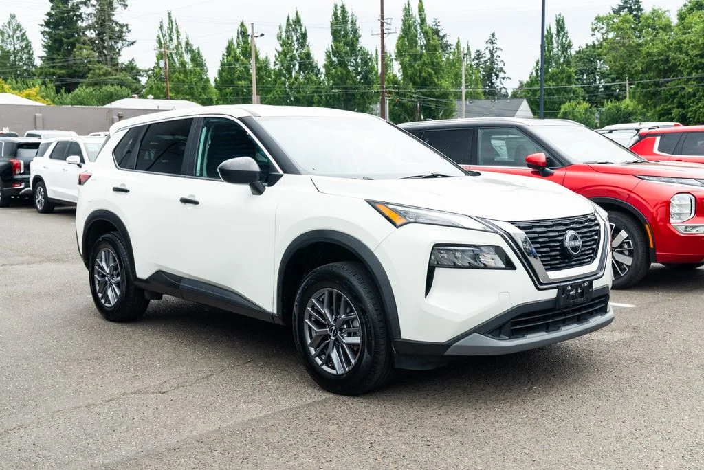 Used 2023 White Nissan S image 1