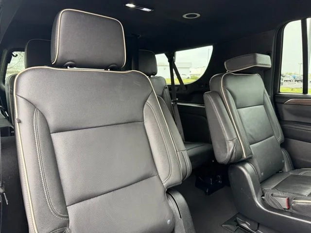 2023 Chevrolet Suburban Premier - Photo 14