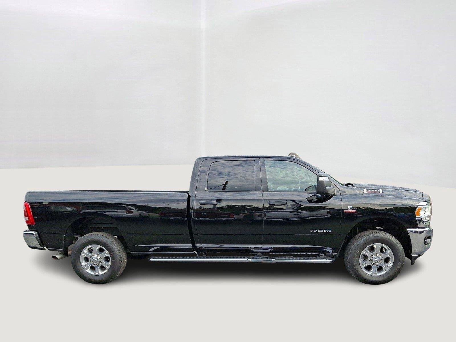 Certified Used 2024 Diamond Black Crystal Pearlcoat Ram Big Horn image 7