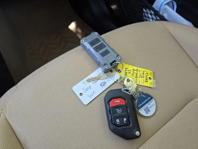 Used 2022 Gray Jeep Sport image 22