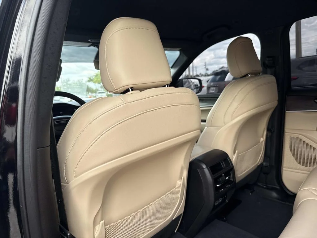 Used 2023 Black Jeep Limited image 13