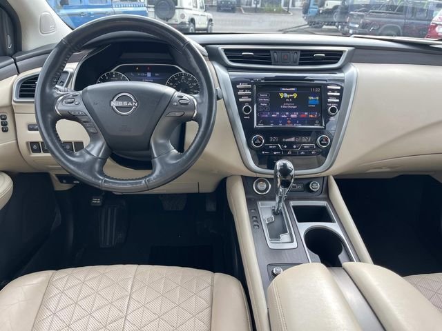 Used 2023  Nissan Platinum image 13