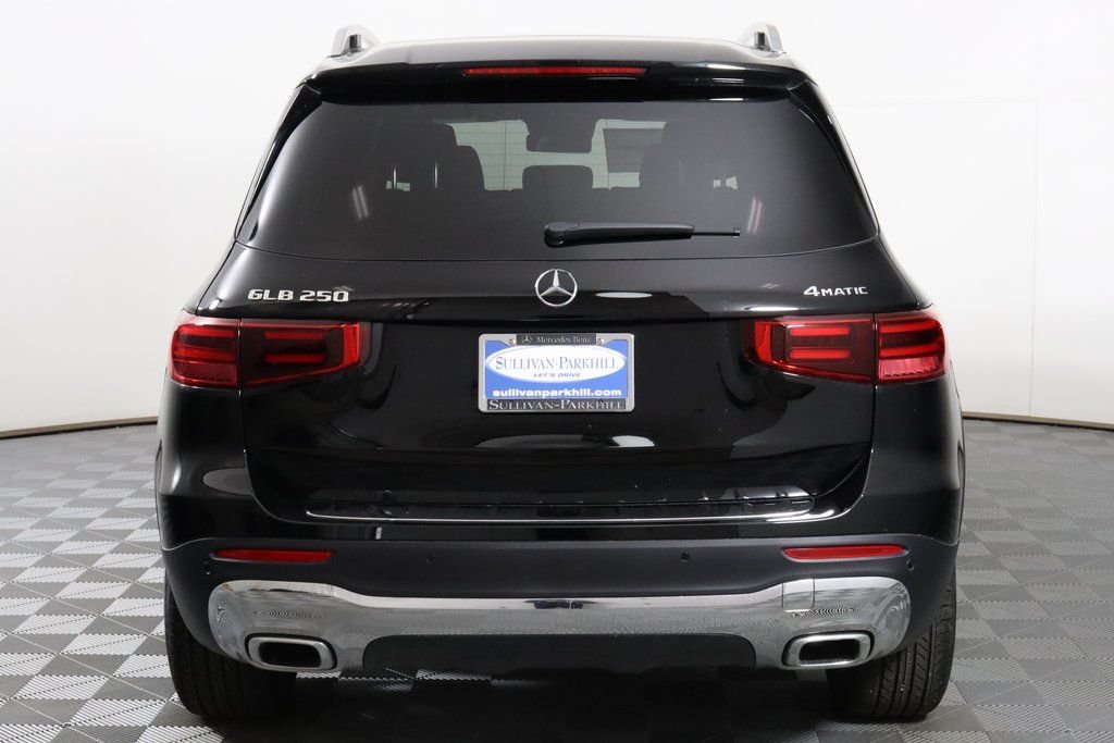 Used 2025 Black Mercedes-Benz GLB 250 image 9
