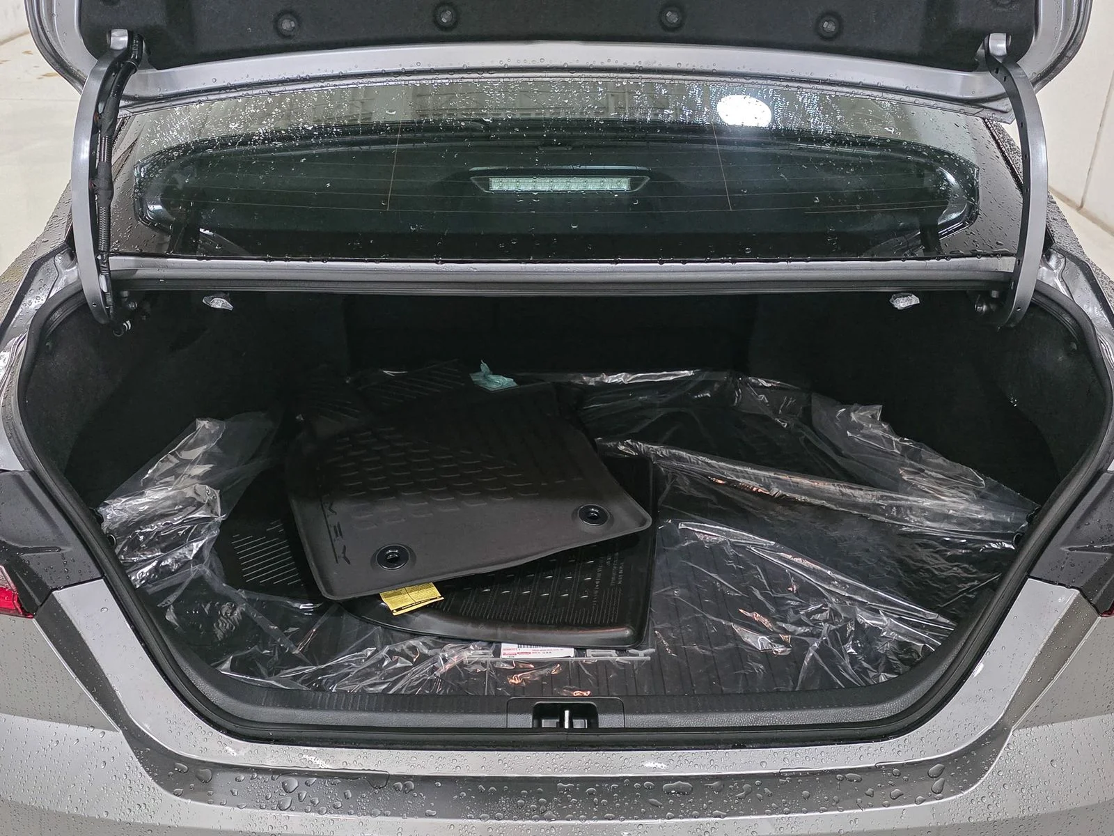 New 2026 Heavy Metal with Midnight Black Metallic roof <sup>1</sup> Toyota  XSE AWD image 17