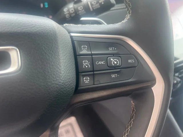 Used 2024 Silver Jeep 4xe image 20