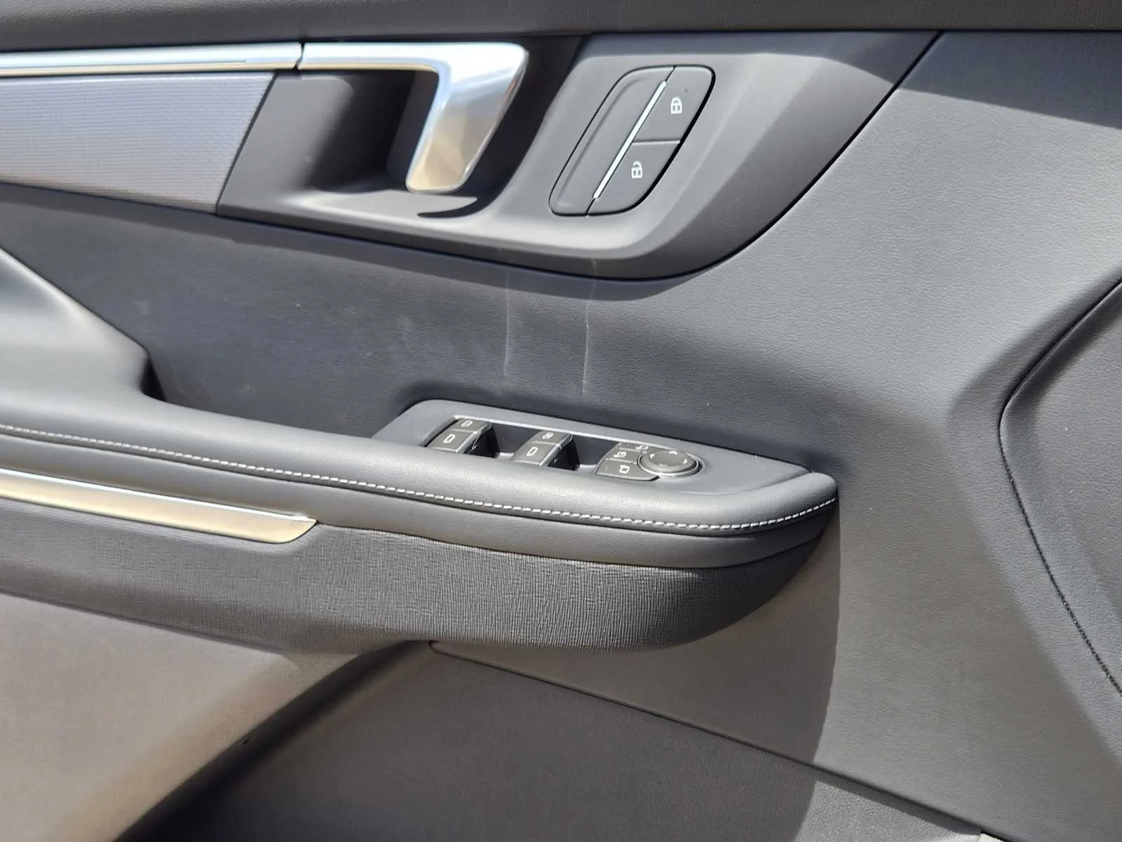 2026 Buick Enclave Sport Touring - Photo 15