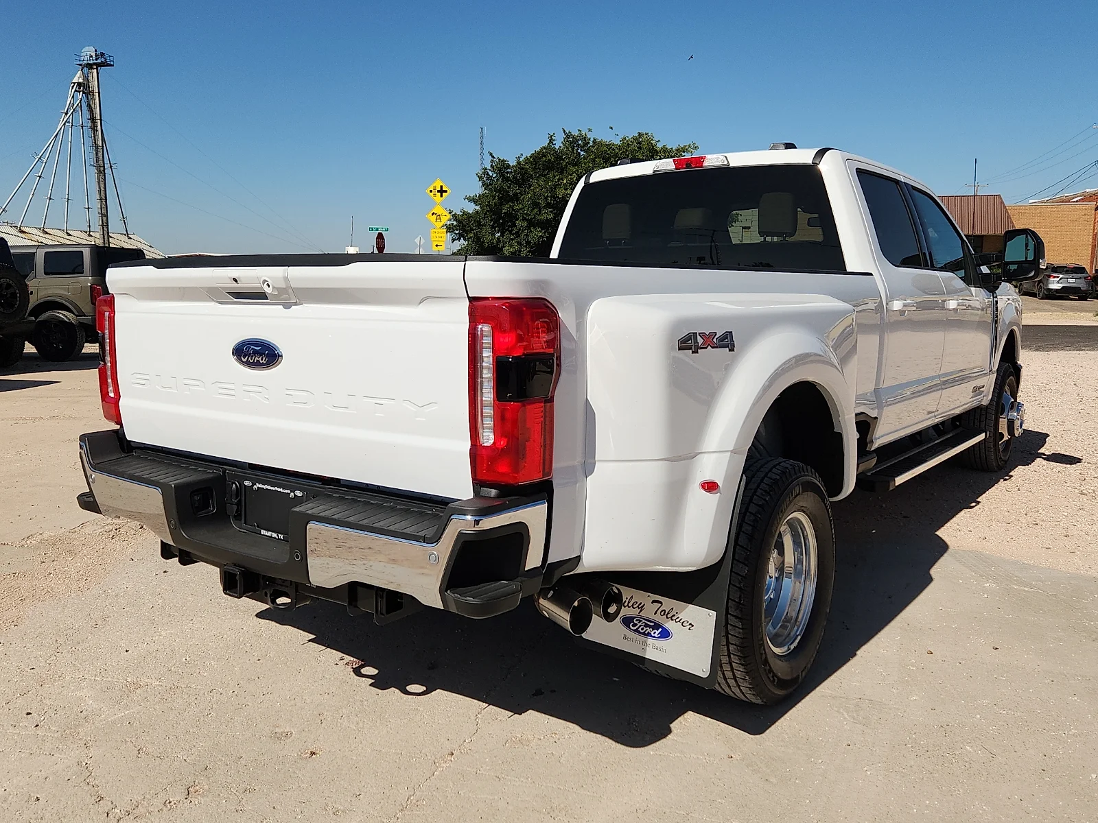 New 2026 Oxford White Ford Lariat image 7