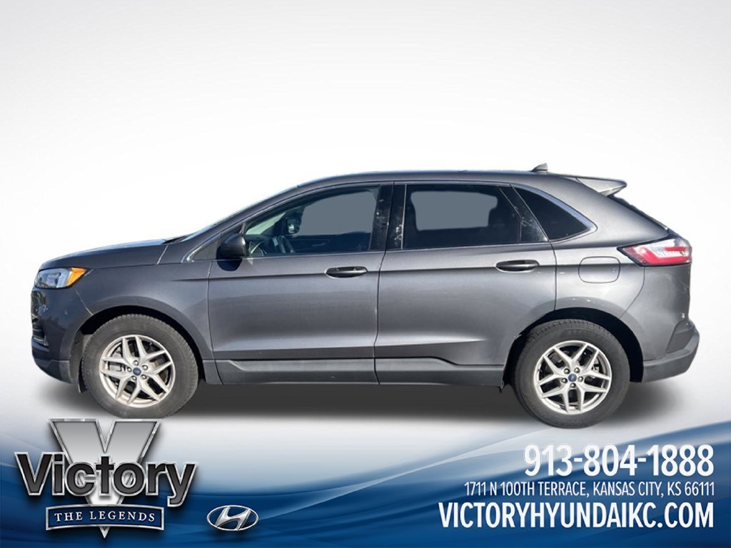 Used 2021 Gray Ford SEL image 2