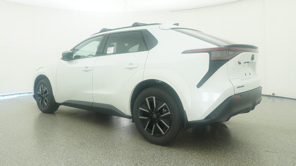 New 2026 Wind Chill Pearl Toyota XLE image 31