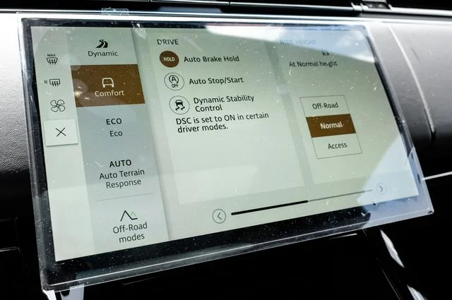 New 2026 Fuji White Land Rover SE image 41