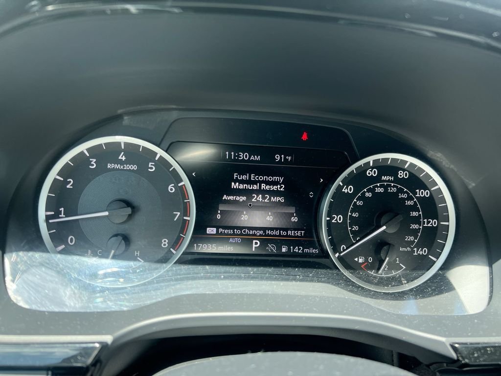 Used 2025 Gray INFINITI PURE image 10
