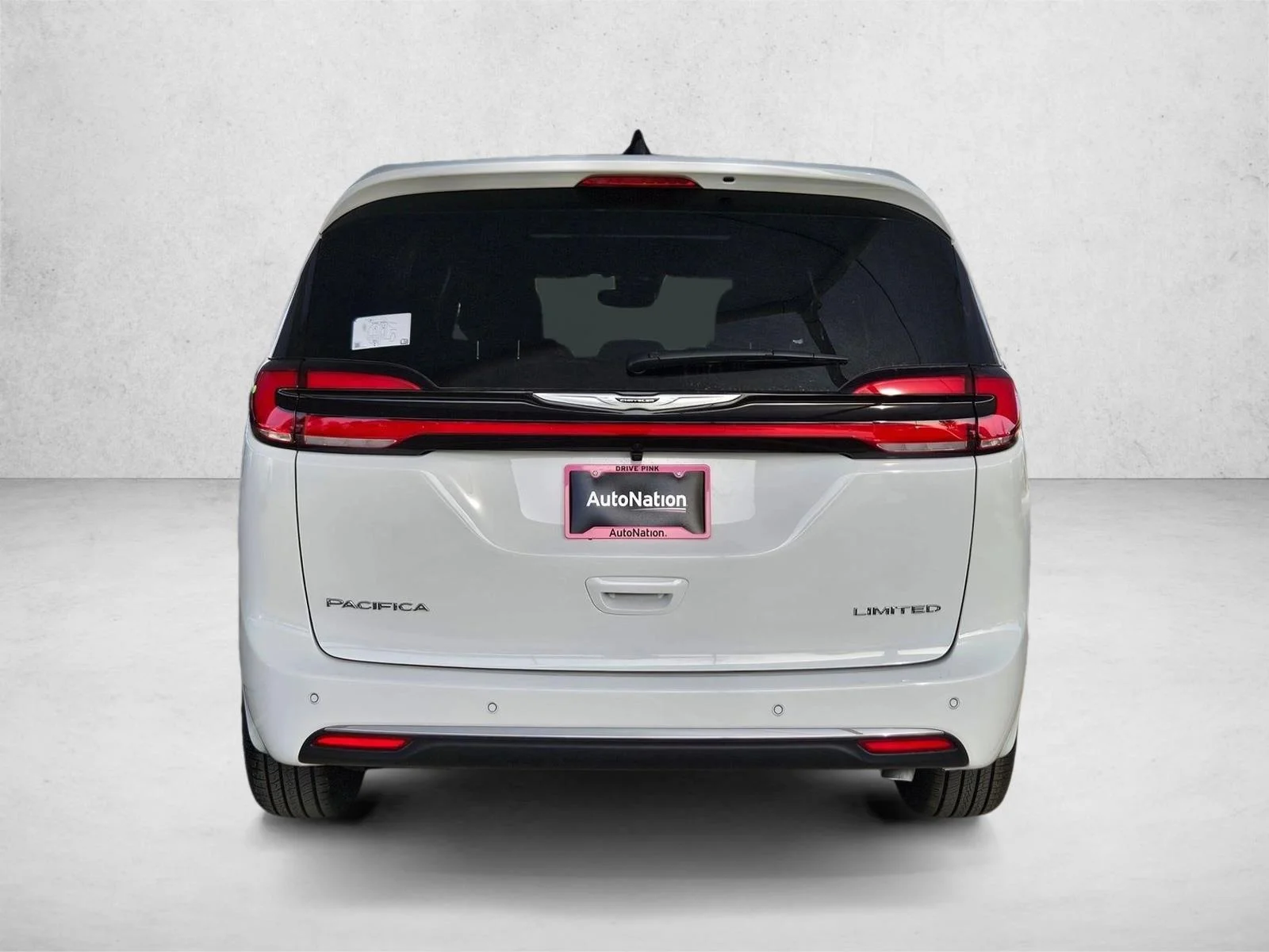 New 2026 Bright White Clear-Coat Exterior Paint Chrysler Limited image 8