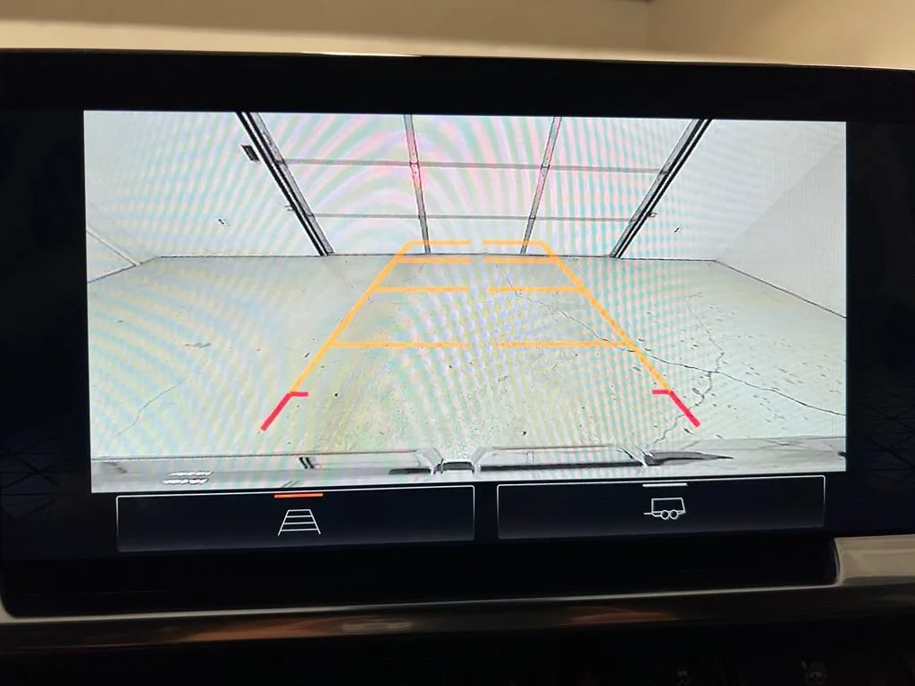 New 2026 Summit White GMC Elevation image 24