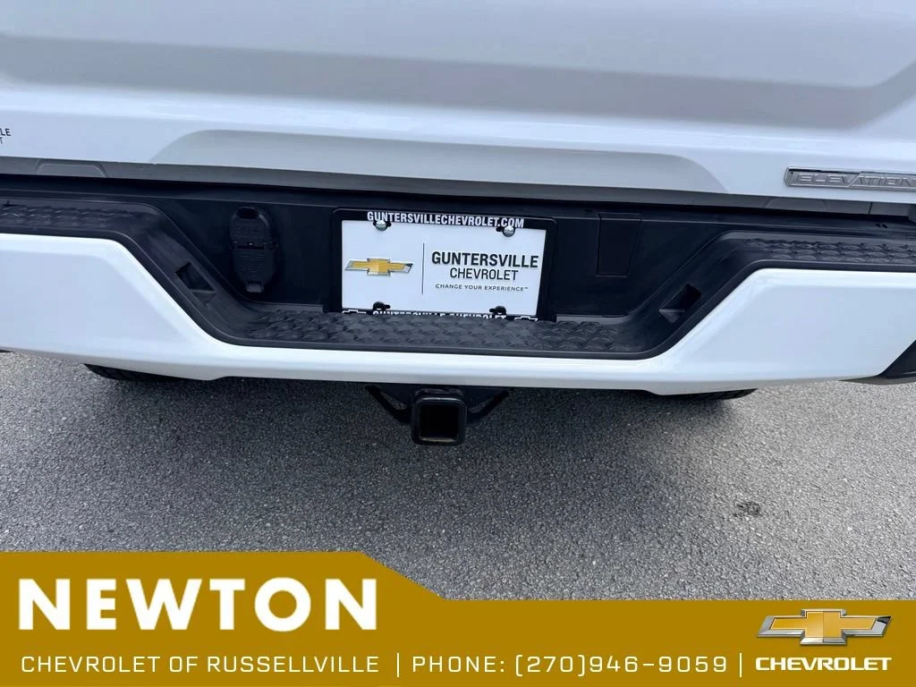 Used 2024 Summit White GMC Elevation image 10