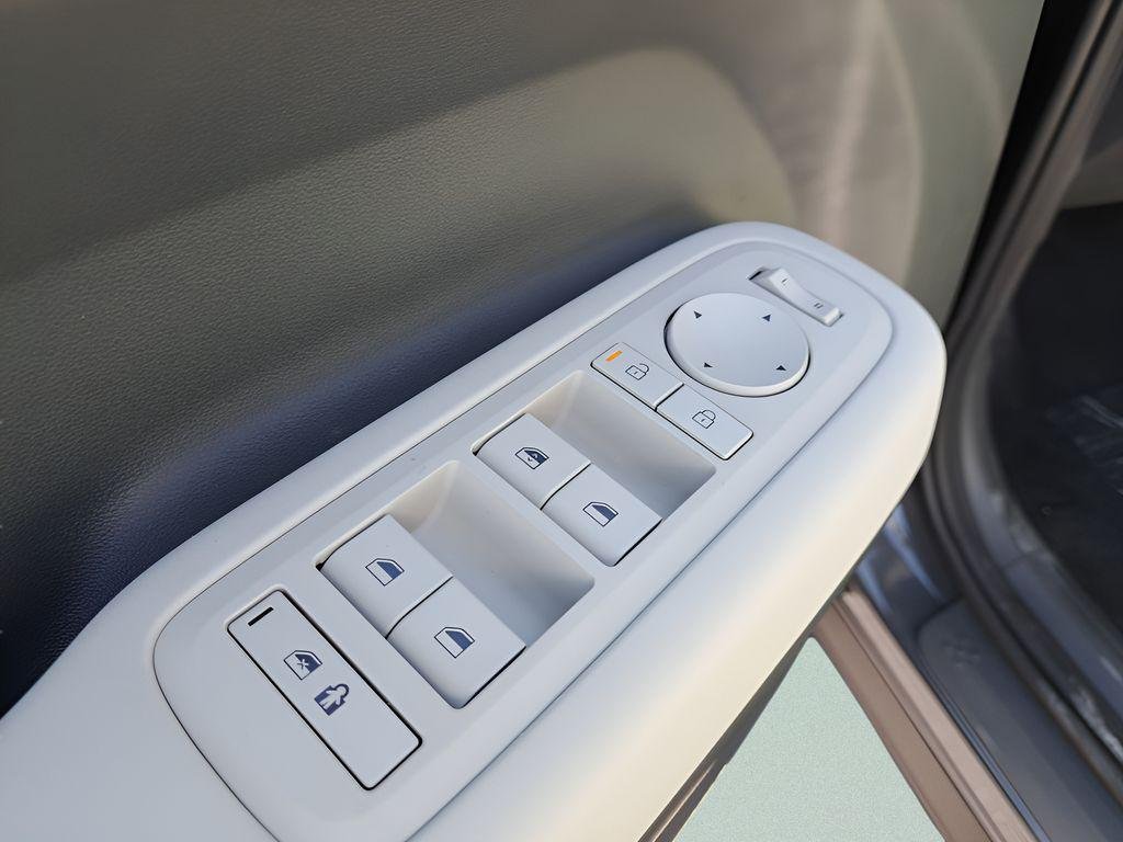 2026 Hyundai Santa Fe SE - Photo 15