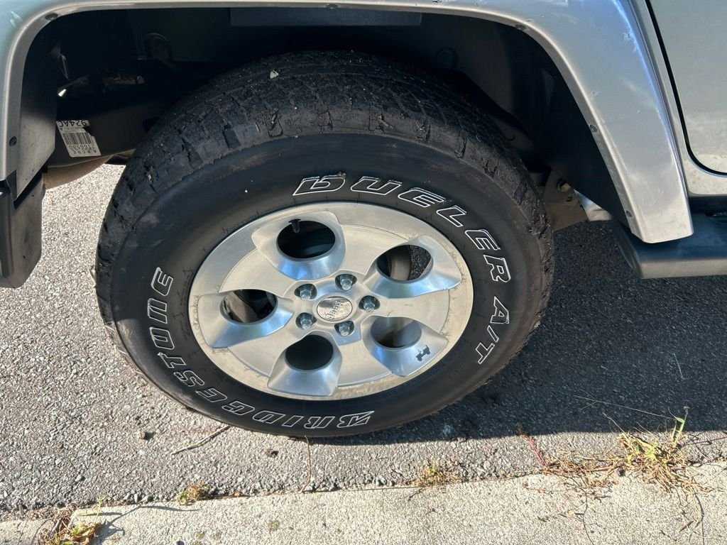 Used 2014 Gray Jeep Unlimited Sahara image 16