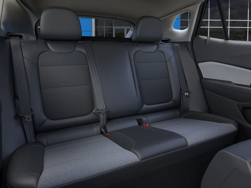 2025 Chevrolet Trax LT - Photo 17