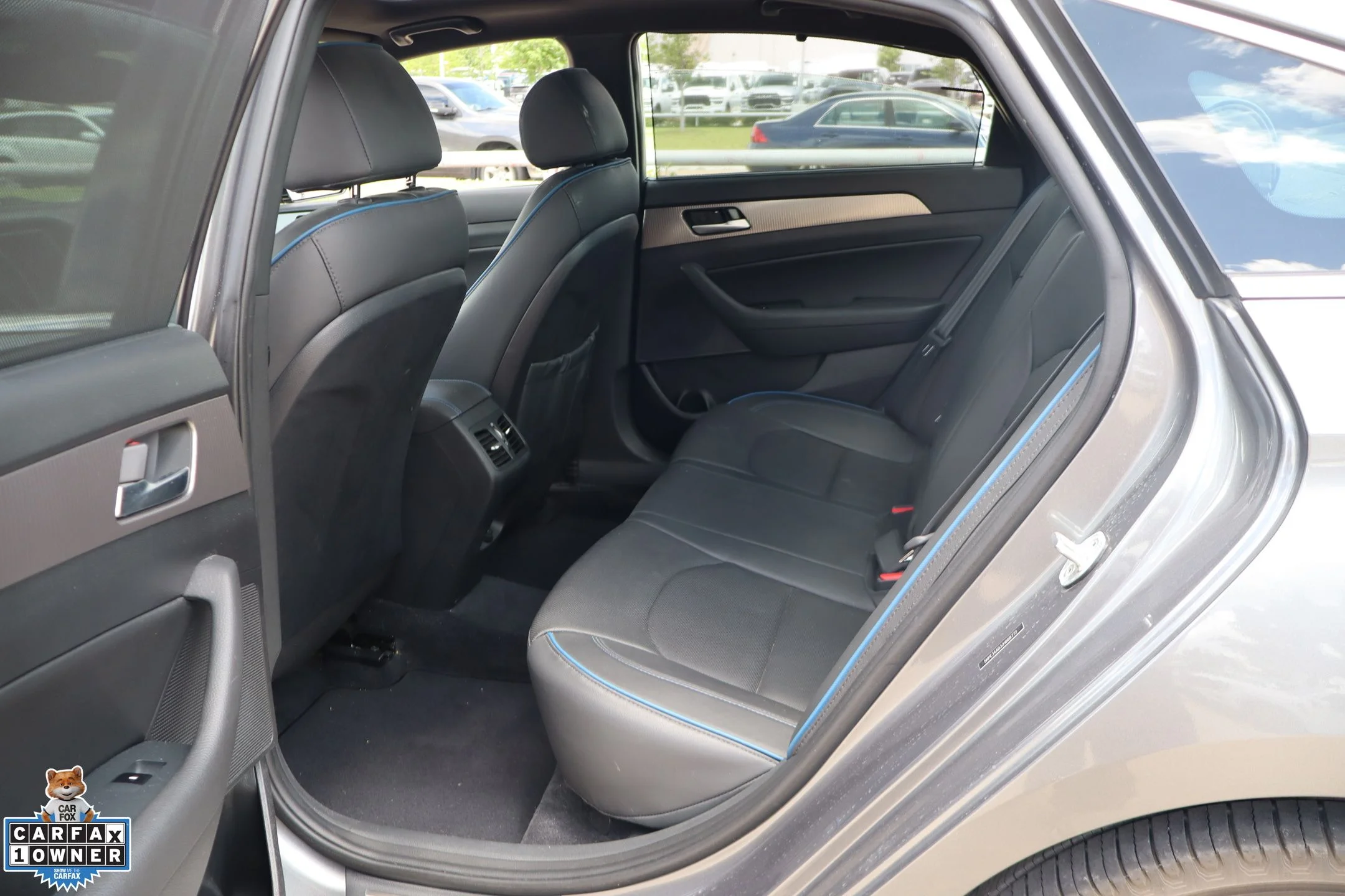 Used 2018 Gray Hyundai Limited image 28